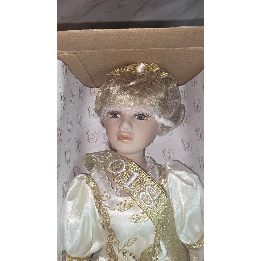2018 Heritage Collection Angel Porcelain Doll New In Box - Picture 8 of 11